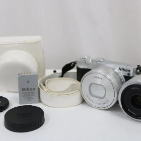 【返品保証】 【シャッター1232回】ニコン Nikon 1 NIKKOR J5 10-30mm F3.5-5.6 VR 18.5mm F1.8 ミラーレス一眼 e13540