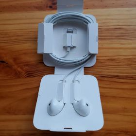 Apple 純正 EarPods ライトニング コネクタ イヤホン
