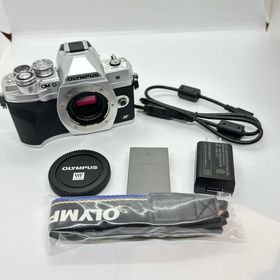 【全額返金保証】【最速発送】OLYMPUS デジタル一眼 OM-D E-M10 Mark IV シルバー ボディ 美品 動作確認済