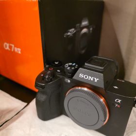 α7R V 中古 271,980円 | ネット最安値の価格比較 プライスランク