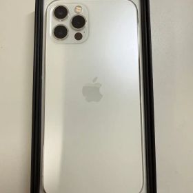 Apple iPhone 12 Pro 256GB ホワイトシルバー 本体 ☺︎