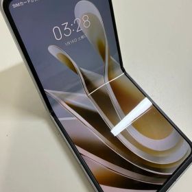 ZTE Libero Flip A304ZT 折りたたみスマホ ホワイト本体 ☺︎