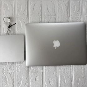 MacBook Air 13.3 インチ2017 A1466 ドライブ付き