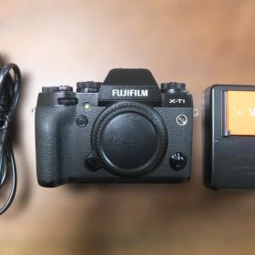 ★美品動作品 FUJIFILM X-T1 ミラーレス一眼 本体★
