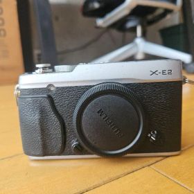 FUJIFILM X-E2 ミラーレス一眼 本体