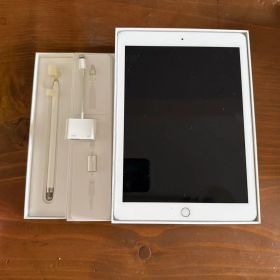 iPad、ペンシル、アダプタ