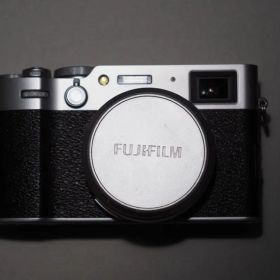 FUJIFILM X100VI 本体 シルバー6月23日 値下げ済み 箱あり