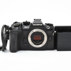 良品 Olympus OM-D E-M1 Mark II ボディブラック て０２１