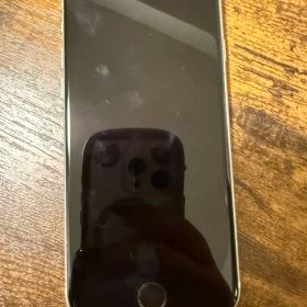 Apple iPhone SE 第2世代 ホワイト 本体
