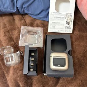 JBL Tour Pro 2 ワイヤレスイヤホン 本体