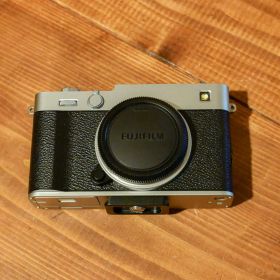 FUJIFILM X-E5 シルバーボディ