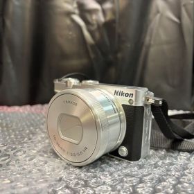 Nikon デジカメ 1 J5 10-30mm レンズキット ジャンク