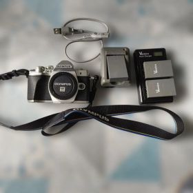 OLYMPUS OM-D E-M10 Mark III 本体