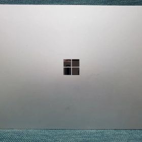 Microsoft Surface Laptop 第1世代