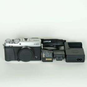 [美品 | シャッター数2,940回] FUJIFILM X-E3 [ボディ シルバー] | FUJIFILM Xマウント