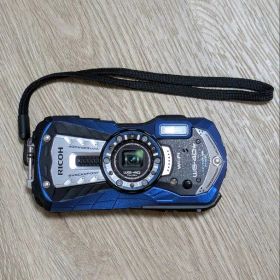 RICOH WG-40w 人気色Blueコンパクトデジタルカメラ 美品動作確認済