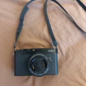 【美品】FUJIFILM X E4 本体 ブラック5000枚以下