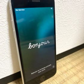 【美品】iPhoneSE 第2世代 SIMフリー
