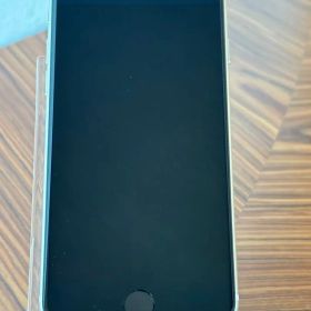 ☆美品☆iPhone SE 第3世代 (SE3) ④