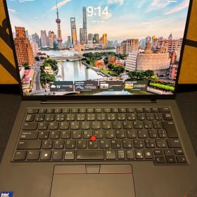 Lenovo ThinkPad X1 Carbon Gen 13 Aura 本体