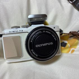 ミラーレス一眼カメラ+付属品OLYMPUS PEN Lite E-PL7