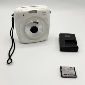 【中古 動作確認済】 富士フイルム(FUJIFILM) デジタルチェキ SQUARE SQ10 ホワイト instax SQUARE SQ10 デジカメ 入学式 入園式 卒業式 卒園式 歓迎会 送迎会 自撮り セルフィー 花見 旅行 ブラブラ 思い出 想い出 日常 Vlog カメラ男子 カメラ女子