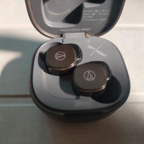audio-technica ATH-SQ1TW ワイヤレス (ケース傷あり)