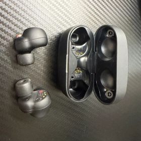 【最終値下げ】SONY製ワイヤレスイヤホン「WF-1000XM4」