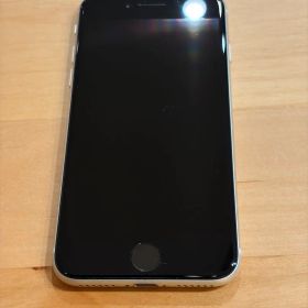 iPhoneSE第3世代 64GB SIMフリー ケース付き(iFace)