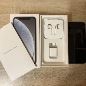 【値下げしました】iPhone XR White 64 GB docomo