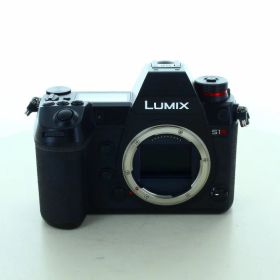 【中古】 (パナソニック) Panasonic LUMIX S1R ボディ DC-S1R ブラック【中古カメラ デジタル一眼】 ランク：B