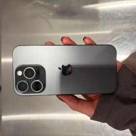 Apple iPhone 15 Pro 本体 256GB