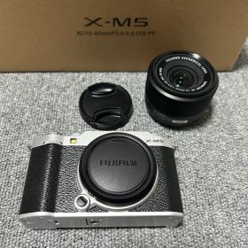 FUJIFILM X-M5 レンズキット シルバー 保証あり