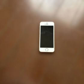 Apple iPhone SE ゴールド 本体