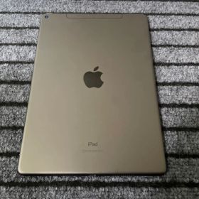 38 iPad Air3 3世代 10.5 64GB SIMフリー グレイ