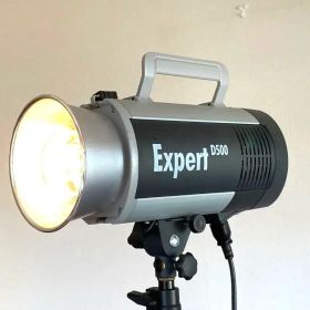 ドイツ製の30万位のストロボHENSEL EXPERT D500