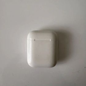 Apple AirPods（第2世代）※使用感・汚れあり