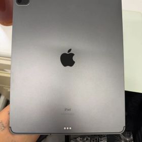 iPad Pro 第4世代とApple Pencil 第2世代のセットです。