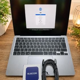 MacBook Air (M1, 2020) アダプタ&ケーブル付き（49）