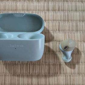 （ジャンク扱い）Jabra Elite 4 Active ミントグリーン