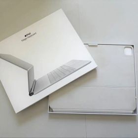 Magic Keyboard 12.9インチ