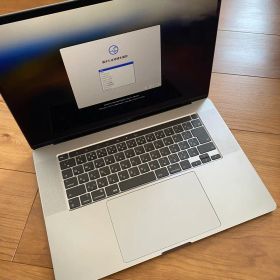 MacBook Pro 16インチ