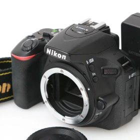 【中古】【並品】ニコン D5600 ボディ CA01-M6846-3V2A ニコン Fマウント Nikon 一眼レフ APS-C