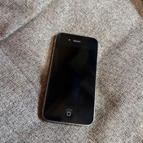 Apple iPhone 4 ブラック 本体