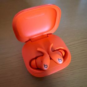 Beats｜Powerbeats Fit オレンジ