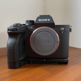 SONY α7 IV 本体 ミラーレス一眼カメラ 美品、small rig付き