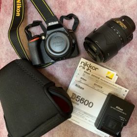 Nikon D5600 AF-S DX 18-140mm VR 一眼レフカメラ