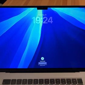 Apple MacBook Air M2 15インチ 256GB