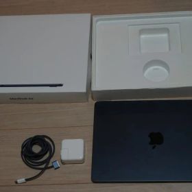 美品 MacBook Air M2 13インチ 8GB 256GB ミッドナイト