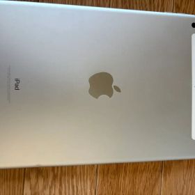 【最終値下げ】Apple iPad 第6世代 32GB（凹有、箱有）